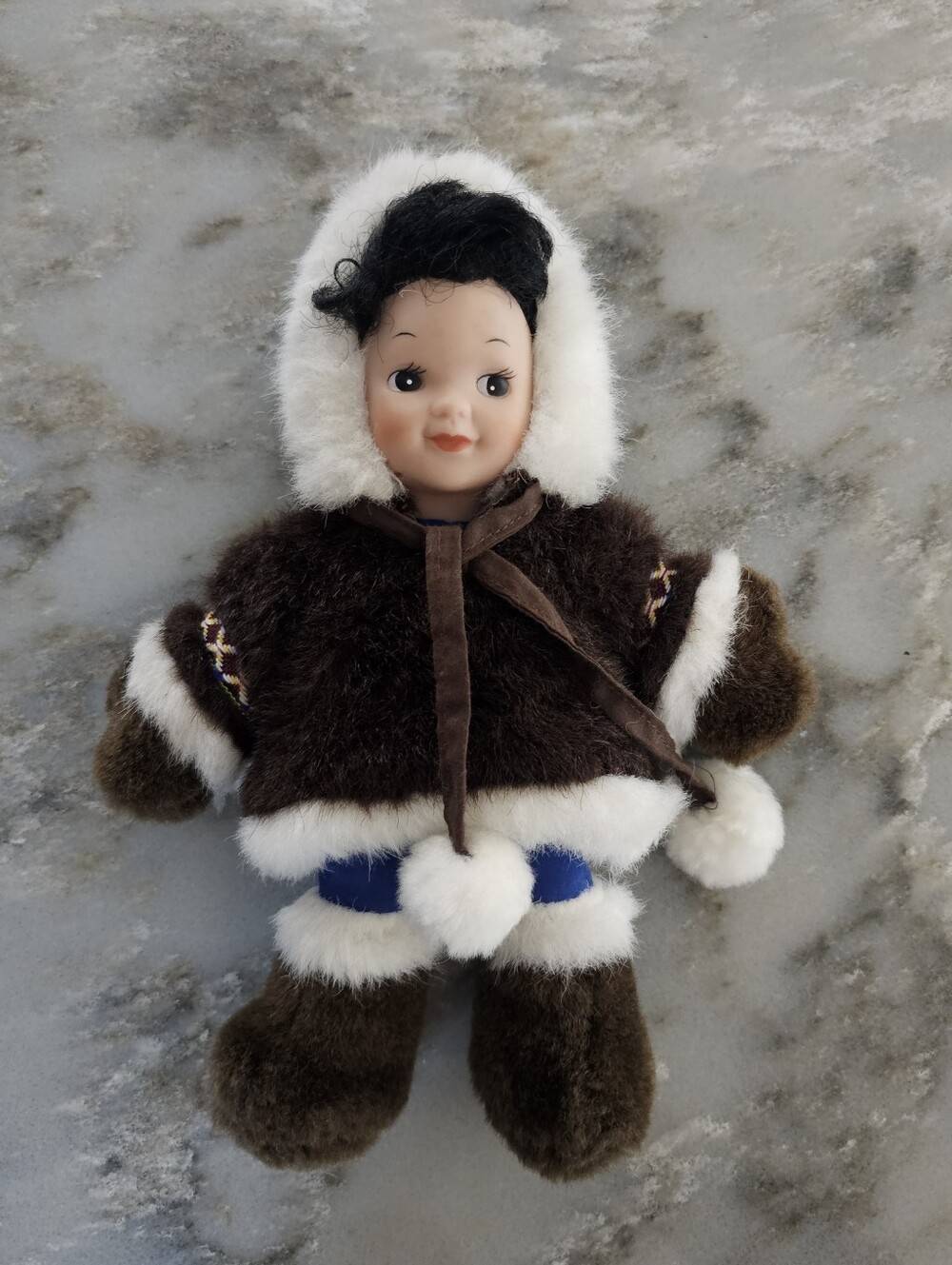 VTG Arctic Circle Enterprises Alaskan Friends Inuit Native Style Souvenir Doll